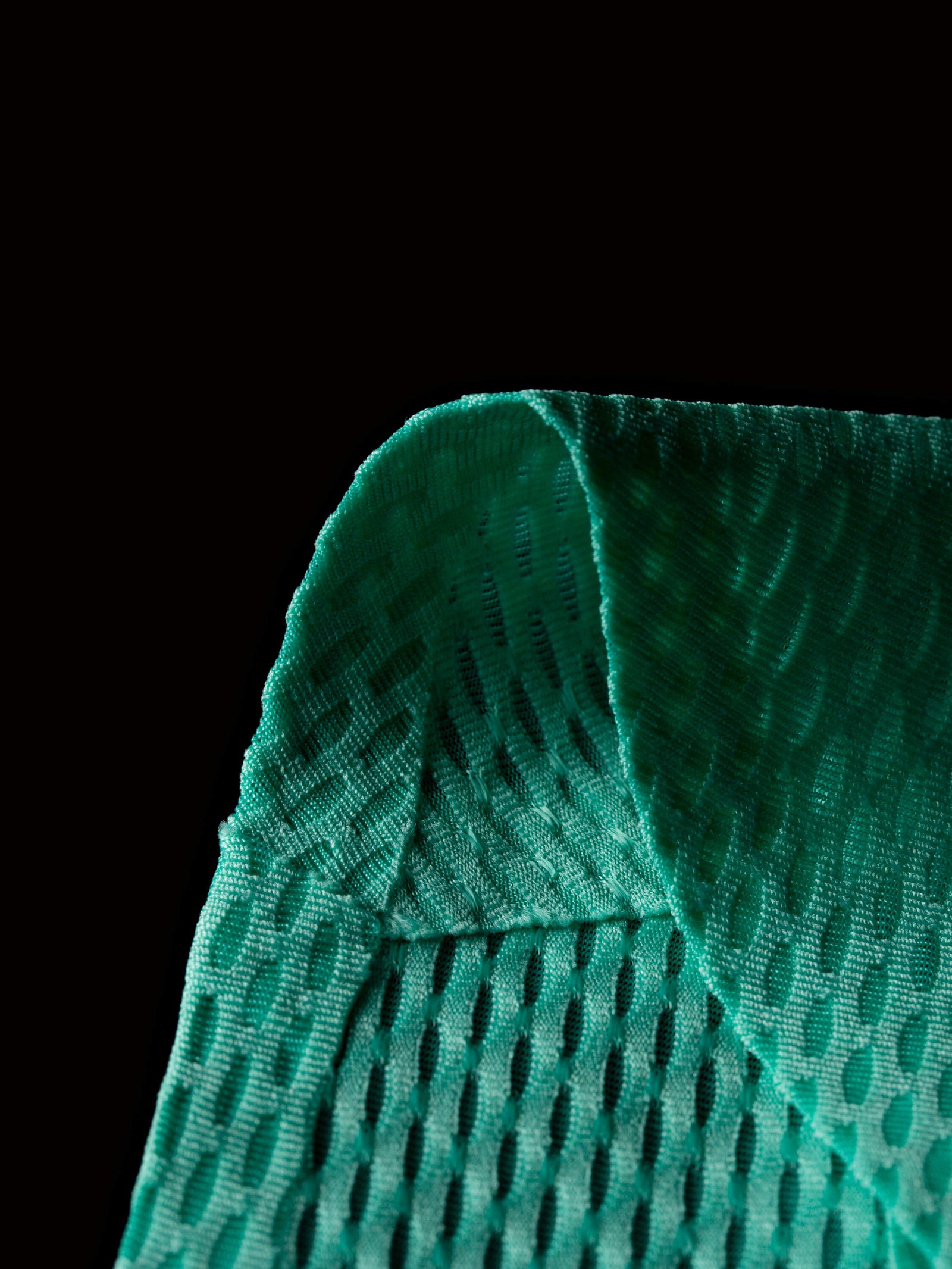 Closeup of heat bonded shoulder element